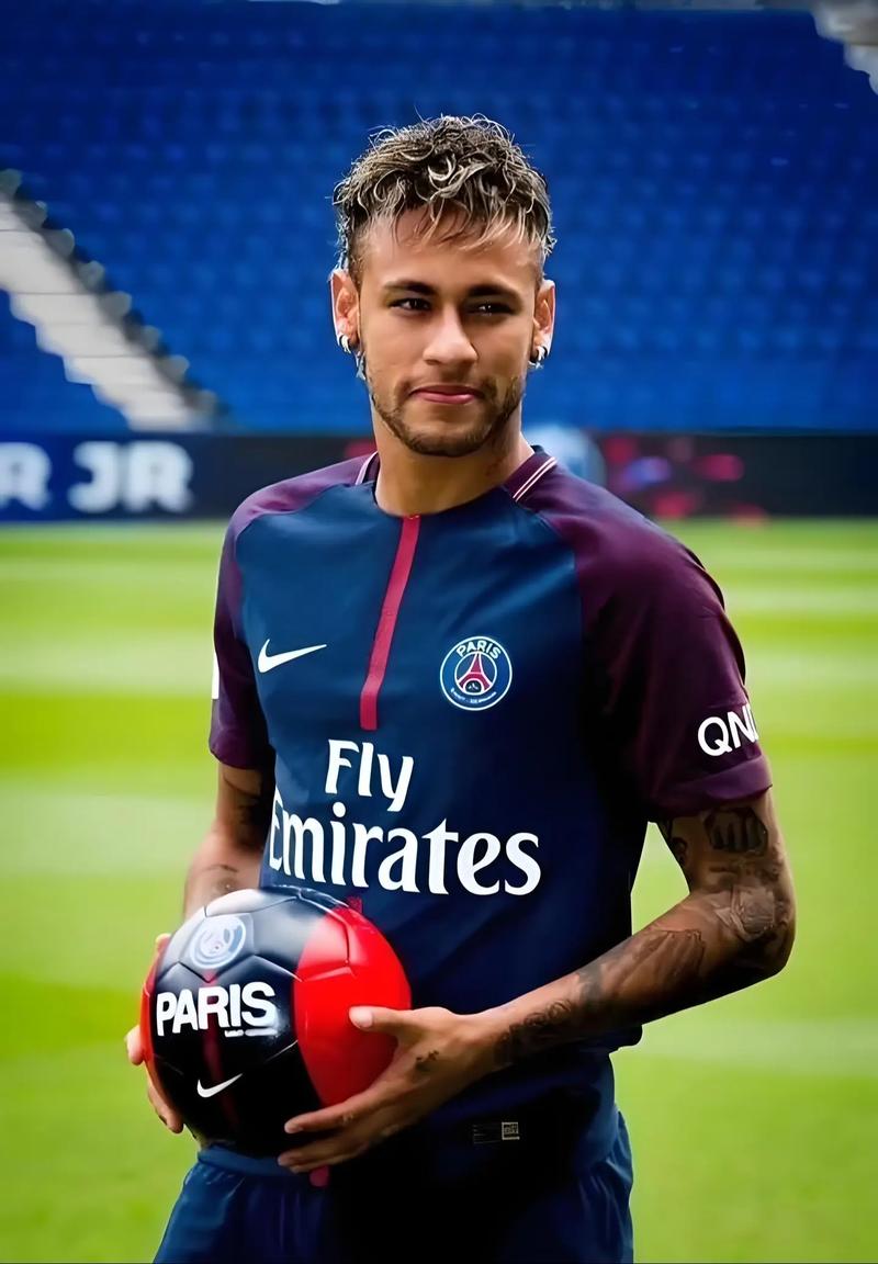 记者：热刺认为奥莫罗迪翁很适合弗兰克的体系，将发起追求