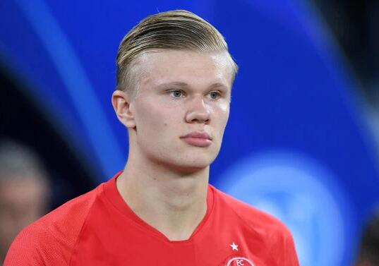 赫内斯：孔帕尼有两三个优点，他只谈论足球不给记者提供素材