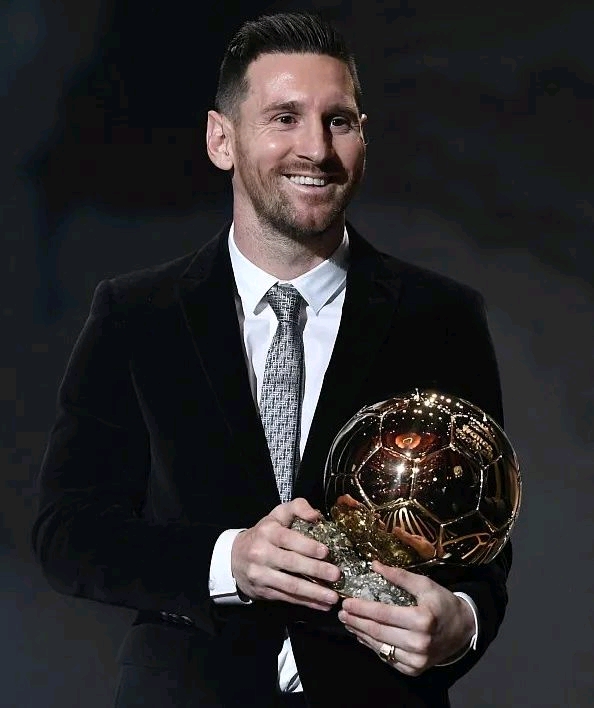 德天空：目前谢什科和曼联的转会进展远高于西蒙斯与切尔西