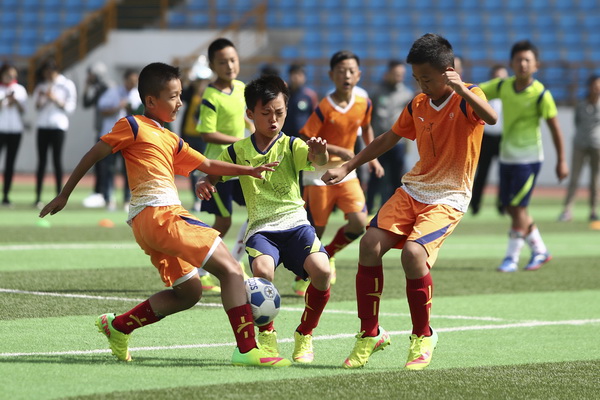 NBA半场：巴恩斯14分，马刺77-57领先鹈鹕