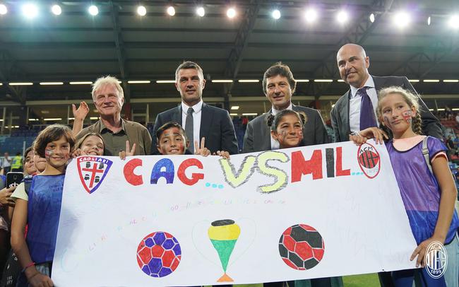 萨尼亚选择内马尔为自己最难对付的对手，廷贝尔选择梅西